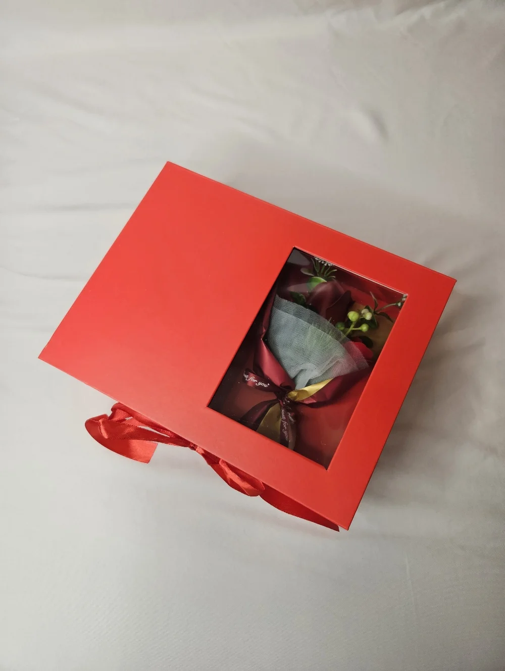 Luxury Gift Box with Reed Diffuser & Soap Flower Bouquet – Rose